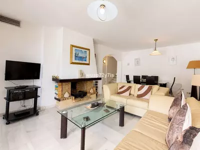Townhouse in El Paraiso