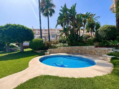 Townhouse in El Paraiso