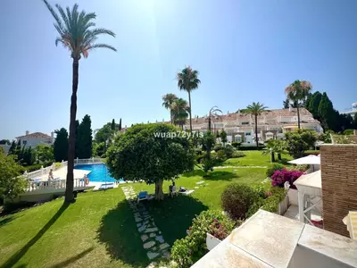 Townhouse in El Paraiso