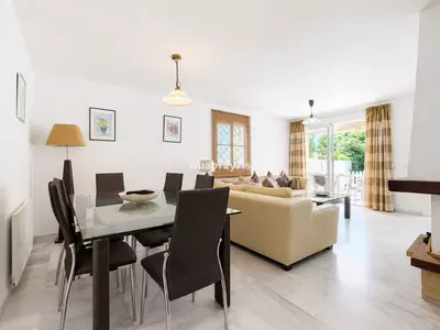 Townhouse in El Paraiso