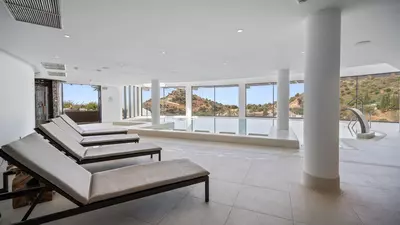 Middle Floor Apartment in Marbella