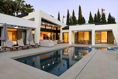 Detached Villa in Nueva Andalucía