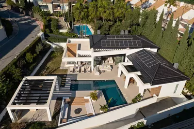 Detached Villa in Nueva Andalucía