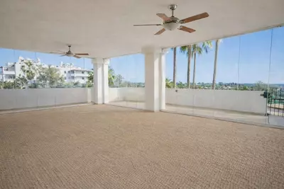 Middle Floor Apartment in Selwo