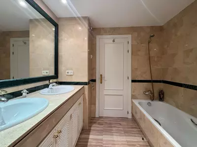 Middle Floor Apartment in Elviria