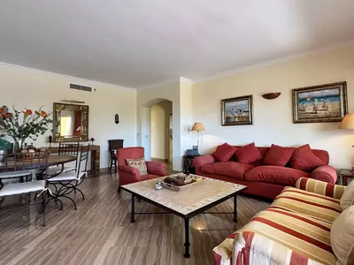 Middle Floor Apartment in Elviria