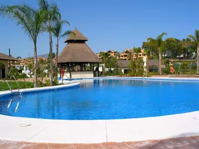 Middle Floor Apartment in Estepona