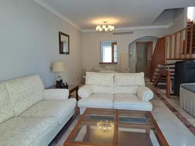 Middle Floor Apartment in Estepona