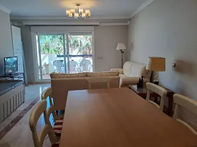 Middle Floor Apartment in Estepona