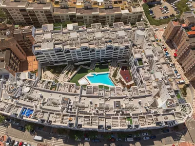 Middle Floor Apartment in Estepona