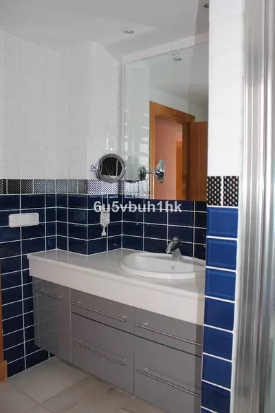 Middle Floor Apartment in Manilva