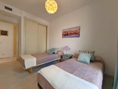 Middle Floor Apartment in Estepona