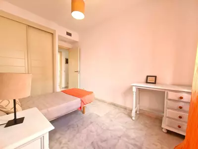 Middle Floor Apartment in Estepona