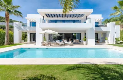Detached Villa in Nueva Andalucía