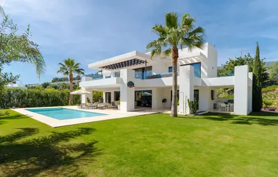 Detached Villa in Nueva Andalucía