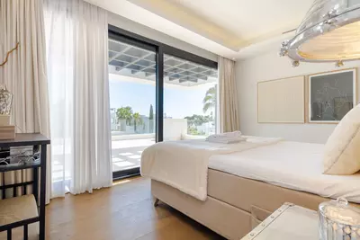 Detached Villa in Nueva Andalucía