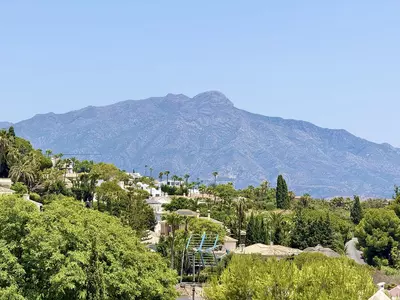 Top Floor Apartment in Benahavís