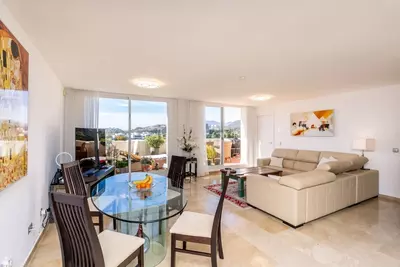 Middle Floor Apartment in Benahavís