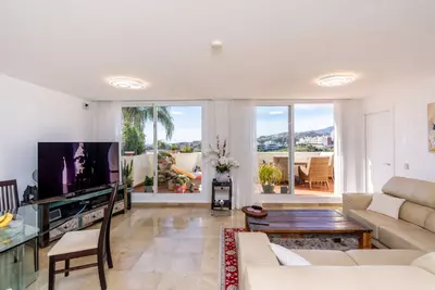 Middle Floor Apartment in Benahavís