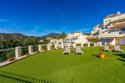 Middle Floor Apartment in Benahavís