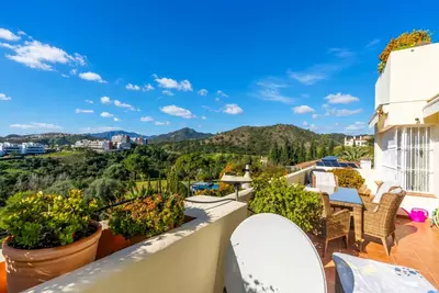 Middle Floor Apartment in Benahavís