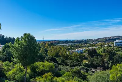 Middle Floor Apartment in Benahavís