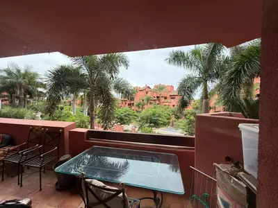 Middle Floor Apartment in Estepona
