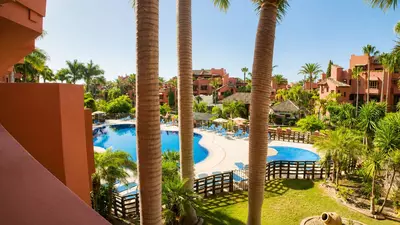 Middle Floor Apartment in Estepona