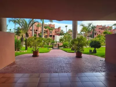 Middle Floor Apartment in Estepona