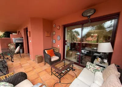 Middle Floor Apartment in Estepona