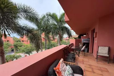 Middle Floor Apartment in Estepona