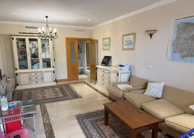 Middle Floor Apartment in Estepona