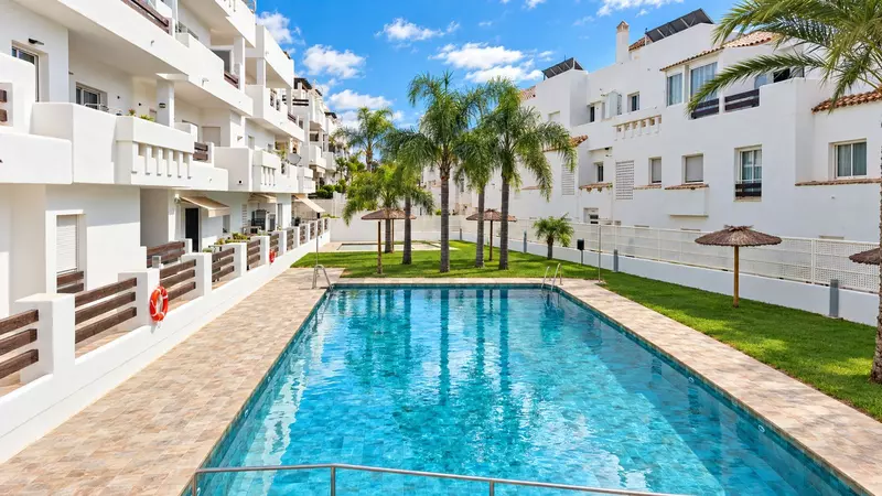 Middle Floor Apartment in Estepona