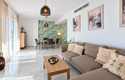 Middle Floor Apartment in Estepona
