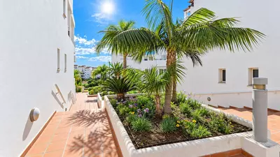 Middle Floor Apartment in Estepona