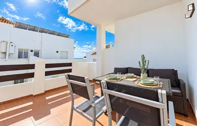 Middle Floor Apartment in Estepona