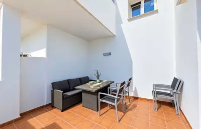 Middle Floor Apartment in Estepona