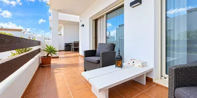 Middle Floor Apartment in Estepona