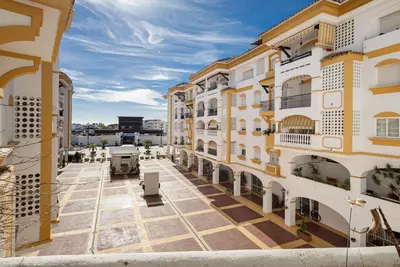 Middle Floor Apartment in Marbella