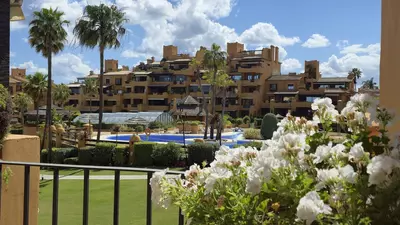 Middle Floor Apartment in Estepona