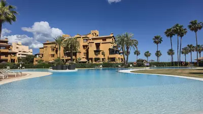 Middle Floor Apartment in Estepona