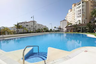 Middle Floor Apartment in Estepona
