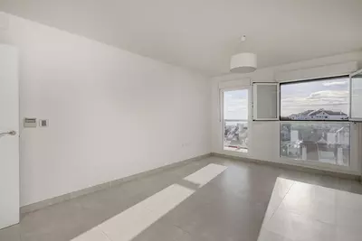 Middle Floor Apartment in Estepona