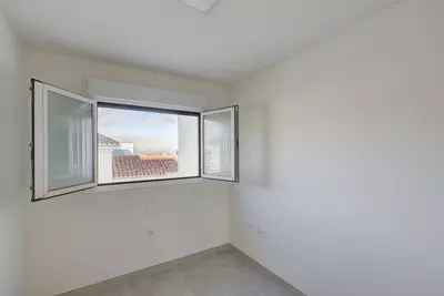 Middle Floor Apartment in Estepona