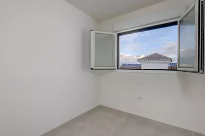 Middle Floor Apartment in Estepona