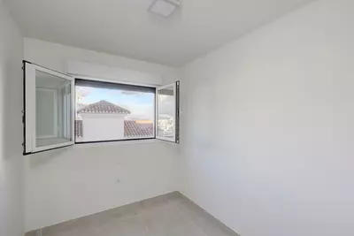 Middle Floor Apartment in Estepona