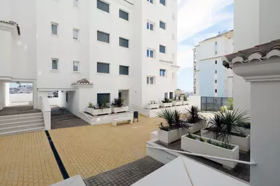 Middle Floor Apartment in Estepona