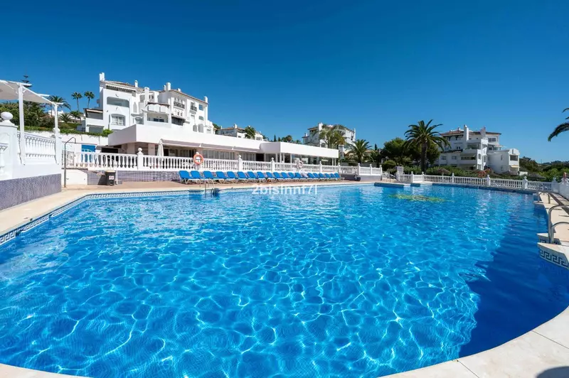 Middle Floor Apartment in Elviria