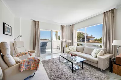 Middle Floor Apartment in Elviria