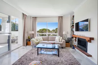 Middle Floor Apartment in Elviria